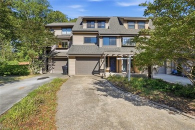 Beach Townhome/Townhouse For Sale in Virginia Beach, Virginia