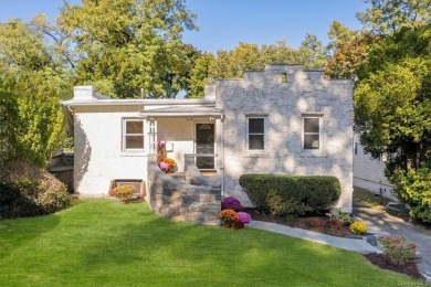 Beach Home For Sale in Mamaroneck, New York