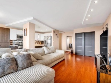 Beach Condo For Sale in Brooklyn, New York