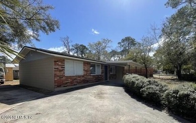 Beach Home Active Under Contract in Jacksonville, Florida