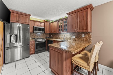 Beach Townhome/Townhouse For Sale in Palm Springs, Florida
