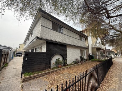 Beach Townhome/Townhouse For Sale in Long Beach, California