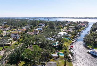 Beach Home For Sale in Sarasota, Florida