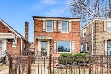 Beach Home For Sale in Chicago, Illinois