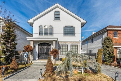 Beach Home For Sale in Beechhurst, New York