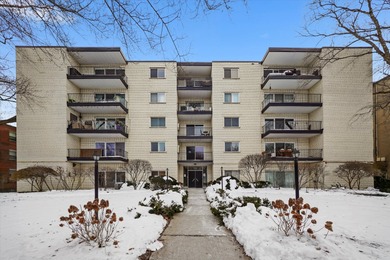 Beach Condo For Sale in Evanston, Illinois