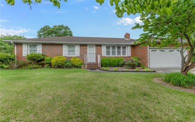 Beach Home For Sale in Portsmouth, Virginia