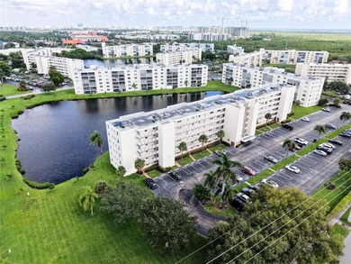 Beach Condo For Sale in Dania, Florida