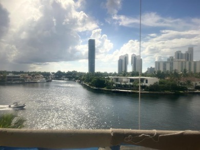 Beach Condo For Sale in Miami, Florida