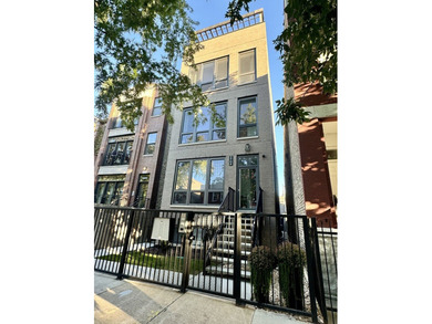 Beach Condo Active Under Contract in Chicago, Illinois