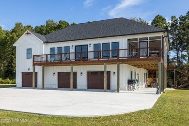Beach Home For Sale in Beaufort, North Carolina