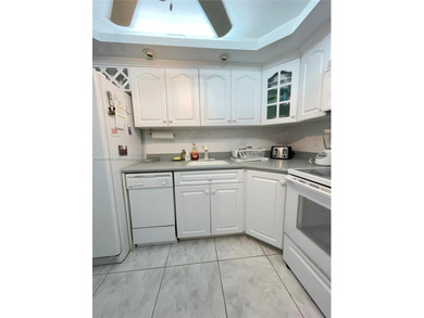 Beach Condo For Sale in Hallandale Beach, Florida