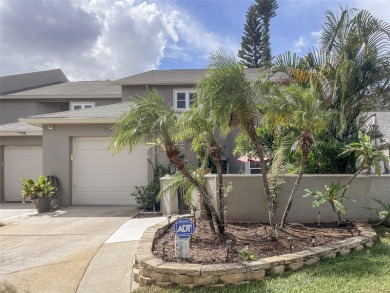 Beach Townhome/Townhouse For Sale in Palm Harbor, Florida