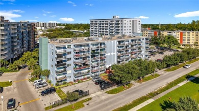 Beach Condo For Sale in North Miami, Florida