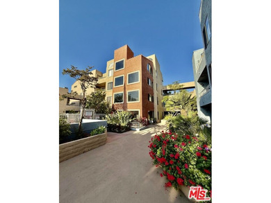 Beach Condo For Sale in Long Beach, California