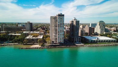 Beach Condo For Sale in Chicago, Illinois