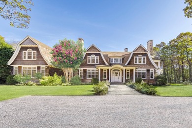 Beach Home For Sale in Wainscott, New York