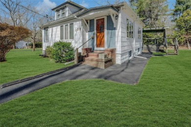 Beach Home Sale Pending in Sound Beach, New York