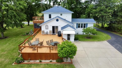 Beach Home For Sale in Benton Harbor, Michigan