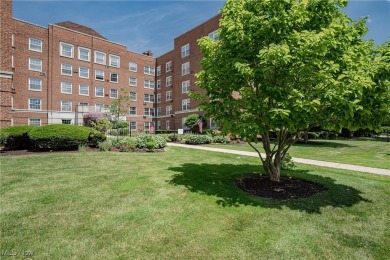 Beach Condo For Sale in Shaker Heights, Ohio