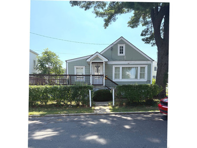 Beach Home Active Under Contract in Stamford, Connecticut