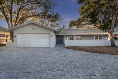 Beach Home For Sale in St. Petersburg, Florida