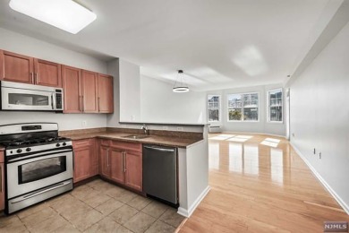 Beach Condo For Sale in Jersey City, New Jersey