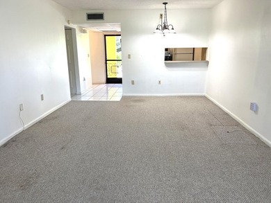 Beach Condo Active Under Contract in Boca Raton, Florida