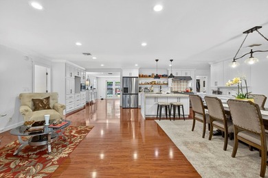 Beach Home For Sale in West Palm Beach, Florida