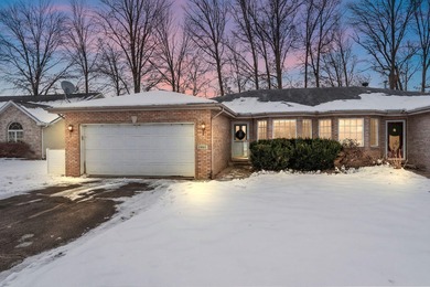 Beach Townhome/Townhouse For Sale in Chesterton, Indiana