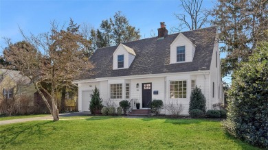Beach Home Sale Pending in Locust Valley, New York