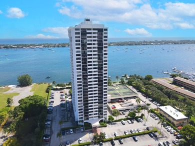 Beach Condo For Sale in West Palm Beach, Florida