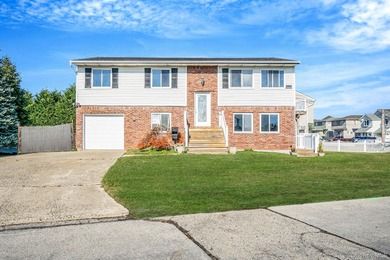 Beach Home For Sale in Lindenhurst, New York