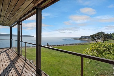 Beach Condo For Sale in Campbell River, British Columbia