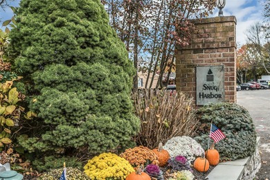 Beach Condo For Sale in Amityville, New York