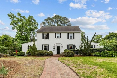 Beach Home For Sale in Suffolk, Virginia