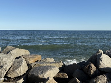 Beach Condo For Sale in Carolina Beach, North Carolina