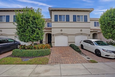 Beach Townhome/Townhouse For Sale in Lake Worth Beach, Florida