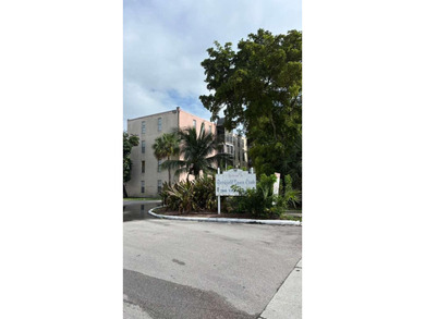 Beach Condo For Sale in Lauderhill, Florida