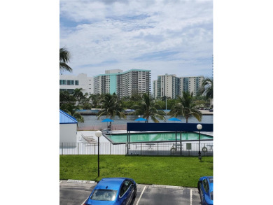 Beach Condo For Sale in Hallandale Beach, Florida