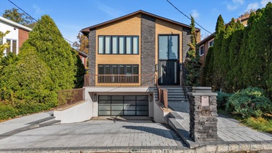 Beach Home For Sale in Bayside, New York