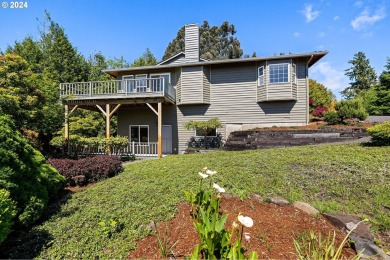 Beach Home For Sale in Astoria, Oregon