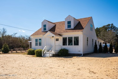 Beach Home For Sale in Aydlett, North Carolina