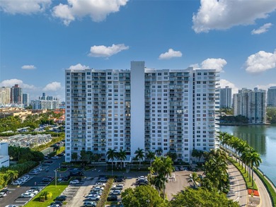 Beach Condo For Sale in Aventura, Florida
