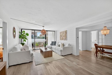 Beach Condo For Sale in South Palm Beach, Florida