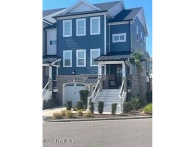 Beach Townhome/Townhouse For Sale in Sunset Beach, North Carolina