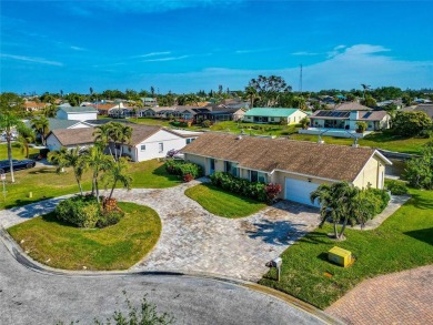 Beach Home For Sale in Bradenton, Florida