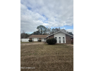 Beach Home Sale Pending in Gulfport, Mississippi