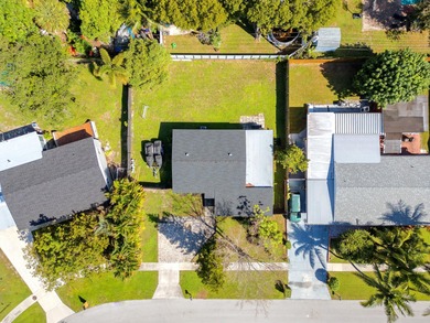 Beach Home For Sale in Palm Beach Gardens, Florida