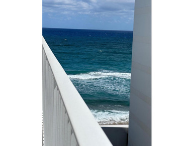 Beach Condo For Sale in South Palm Beach, Florida